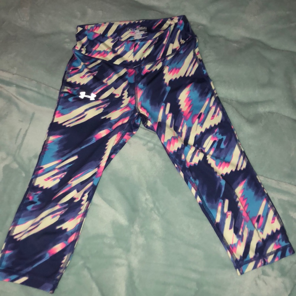Youth under armor medium capris